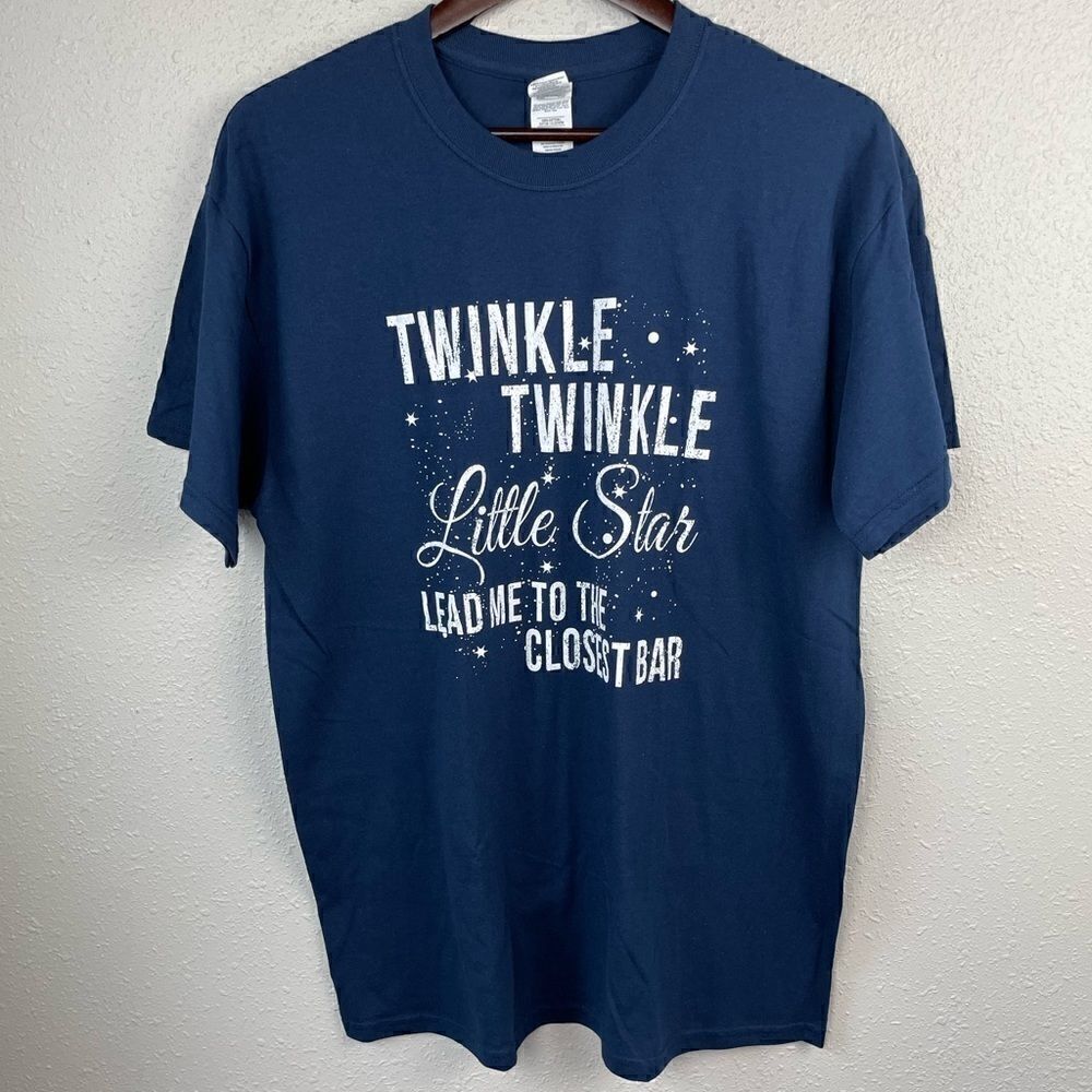 Gild an Twinkle Twinkle Little Star Lead Me To The Nearest Bar T-Shirt EUC